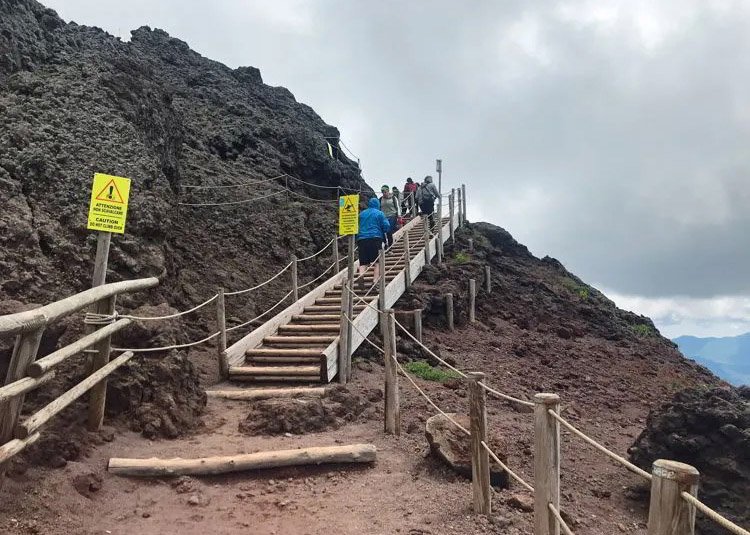 Vesuvius-steps copiar