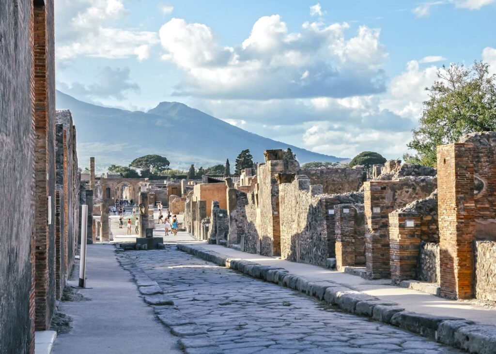 pompeii-4053847-min-scaled